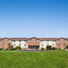 Super 8 by Wyndham Lenexa Overland Park/Mall Area thumbnail 15