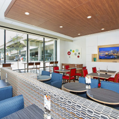 Holiday Inn Express & Suites Pittsburgh North Shore by IHG thumbnail 26
