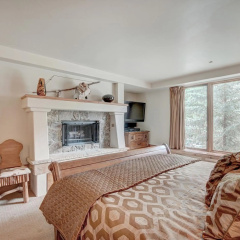 The Pines Lodge, a RockResort, by Vail Resorts thumbnail 4
