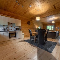 Woodland Park Lodges thumbnail 11