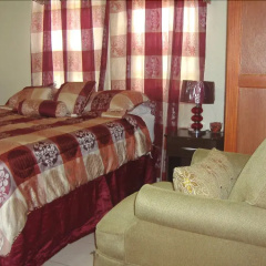 Yoli's Bed & Breakfast thumbnail 2
