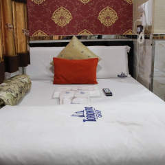Temple Street Hotel thumbnail 4
