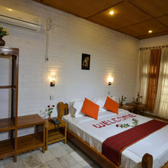Teak Wood Hotel thumbnail 34