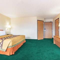 Super 8 by Wyndham Trinidad thumbnail 4