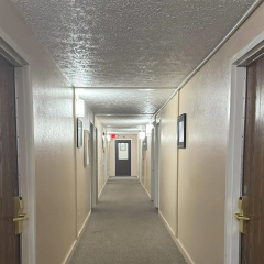 Super 8 by Wyndham Chaska thumbnail 12