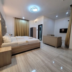 The Charis Hotel and Suites - Bild 3