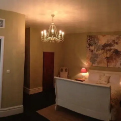 The Old Farmhouse thumbnail 3