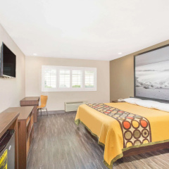 Super 8 by Wyndham National City Chula Vista thumbnail 4