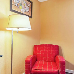 Econo Lodge thumbnail 28