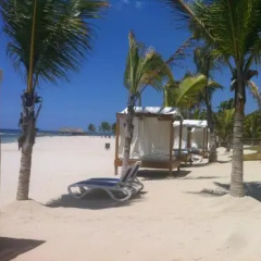 Marbella Coral Beach thumbnail 9