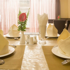 Sunny Holiday Hotel thumbnail 10