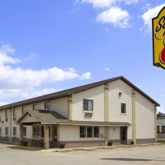 Super 8 by Wyndham Blackwell thumbnail 1