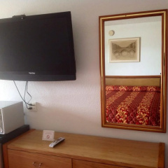 Hamilton Inn thumbnail 7