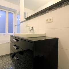 Luxury city apartment - view of river and castle - Bild 7