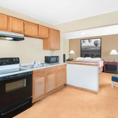 Super 8 by Wyndham Marshalltown thumbnail 11