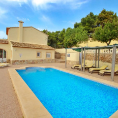 Estrelizia - pretty holiday property with garden and private pool in Calpe thumbnail 7
