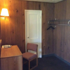 Woodridge Motel thumbnail 20
