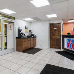 Motel 6 Pulaski, TN thumbnail 10