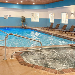 Super 8 by Wyndham Escanaba thumbnail 12