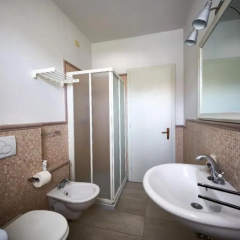 Your Familyapartment in Sirmione thumbnail 17