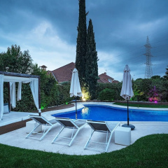 M Taj13 Madrid Chalet de Lujo con Piscina Gim - Bild 19
