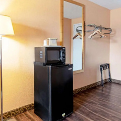 Econo Lodge thumbnail 12