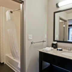 Hampton Inn & Suites Bellevue Downtown-Seattle thumbnail 37