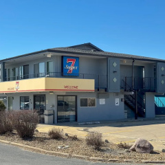 Super 7 Motel thumbnail 27