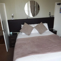 3 Norfolk Square - Guest house thumbnail 3