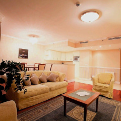Queen's Court Hotel & Residence - Bild 18