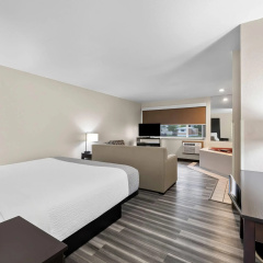 Super 8 by Wyndham La Crosse thumbnail 38