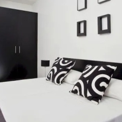 Barcelona UPartments París thumbnail 2
