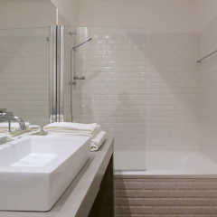 The 8 Downtown Suites thumbnail 19