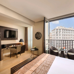 The Square Hotel thumbnail 20