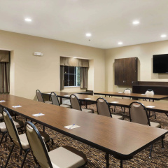Microtel Inn & Suites by Wyndham Cambridge thumbnail 10