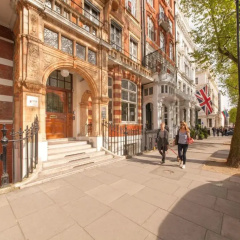 Astor Hyde Park – 18 to 40 years - Bild 1