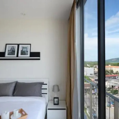 The Square Residence thumbnail 5