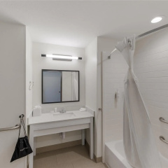 Spark by Hilton Midland South thumbnail 44