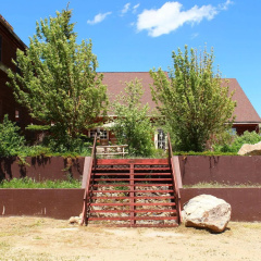 Old Corral Hotel & Steakhouse thumbnail 7