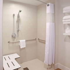 Hampton Inn & Suites Minneapolis / Downtown thumbnail 8