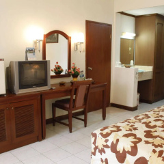 Surya Pesona Beach Hotel thumbnail 21