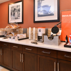 Hampton Inn Rome thumbnail 40