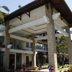 Surya Pesona Beach Hotel thumbnail 50