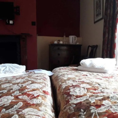 The Red Lion Hotel thumbnail 3