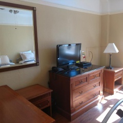 Yale Hotel thumbnail 8