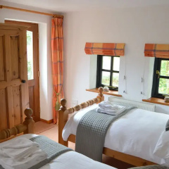 Shipload Cottage thumbnail 7