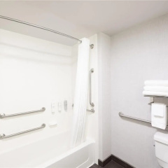 Hampton Inn Lewiston-Auburn thumbnail 42