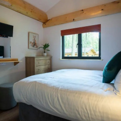 Woodland Park Lodges thumbnail 6