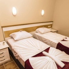 Comet De Luxe Hotel - Bild 7
