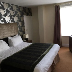 Red Lion Hotel thumbnail 5